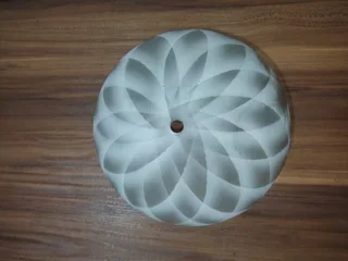 حباب زیر لوستر