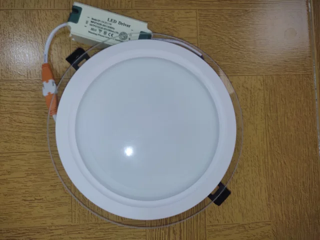 چراغ سقفی دورشیشه ای گرد توکار 20وات ایران زمین مهتابی